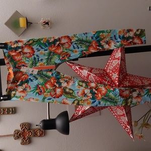 Gorgeous tropical floral print leggings